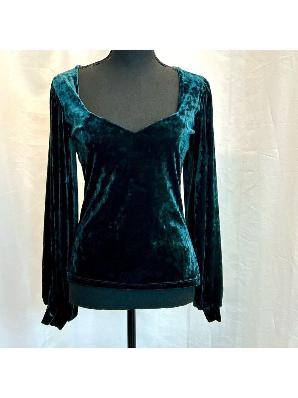 Viertola Studios teal emerald green velvet Sweetheart balloon sleeve blouse top